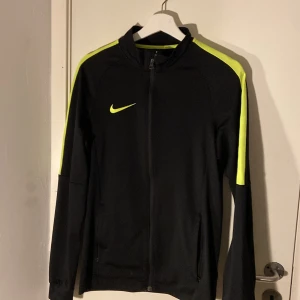 Nike tränings topp - Storlek S, inga defekter 