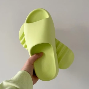 Yeezy slides glow green - Nyskick testat ett par gånger  Med box