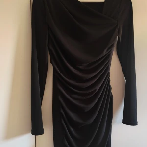 Zara dress - Back dress from Zara in perfect conditions. New without tag 