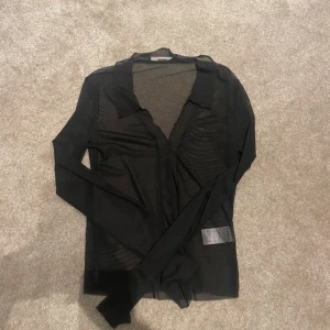 Söt fest blus - Söt fest blus köpt på Vinted. Säljer då den inte passar❤️