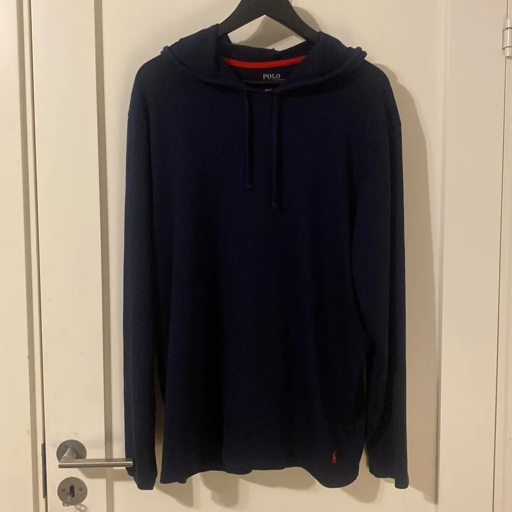 Ralph Lauren hoodie i bra skick. Storlek L Bara att fråga vid frågor och funderingar😀. Hoodies.