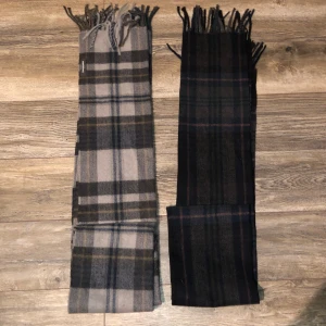 Dressman Halsduk  - Dressman Halsduk - pris 120kr - Perfekt skick 10/10 oanvänd - Perfekt för vintern - Hör av er för mig information!