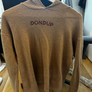 Dondup hoodie! - Tja säljer nu min riktigt feta dondup hoodie!, handgjord i Italien och är rätt svår å få tag på!, storlek S!