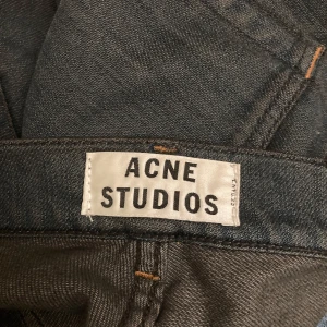 ACNE STUDIOS jeans  - Acne Studios jeans i väldigt bra skick! W31 L32