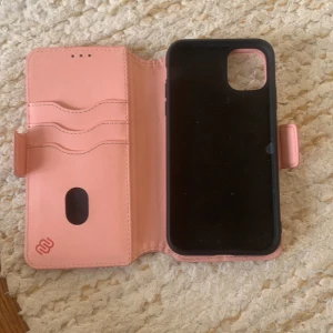Fin baby rosa skal för iPhone xr och 11 - Superfin men har några möjliga fläckar men som man lär få bort.