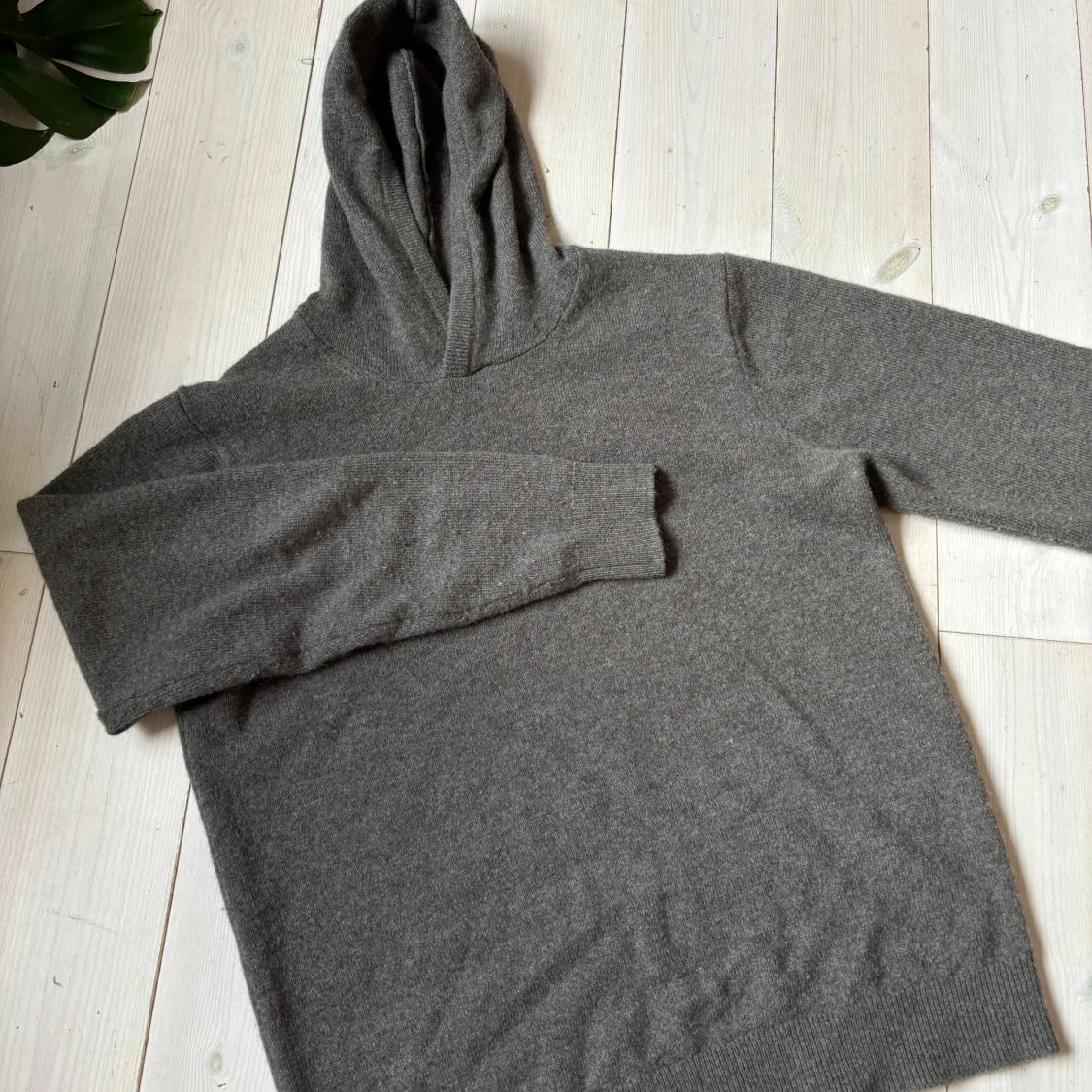 Stickad hoodie