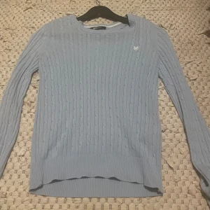 Långärmad tröja - En gina tricot tröja som är i bra skick har använts ett par gånger.