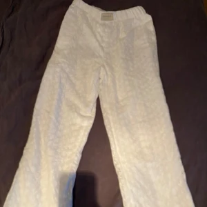 Loungewear - Så fina loungewear byxor från Studio Seven. Byxorna är i nyskick och har inte något fel eller skada!💕