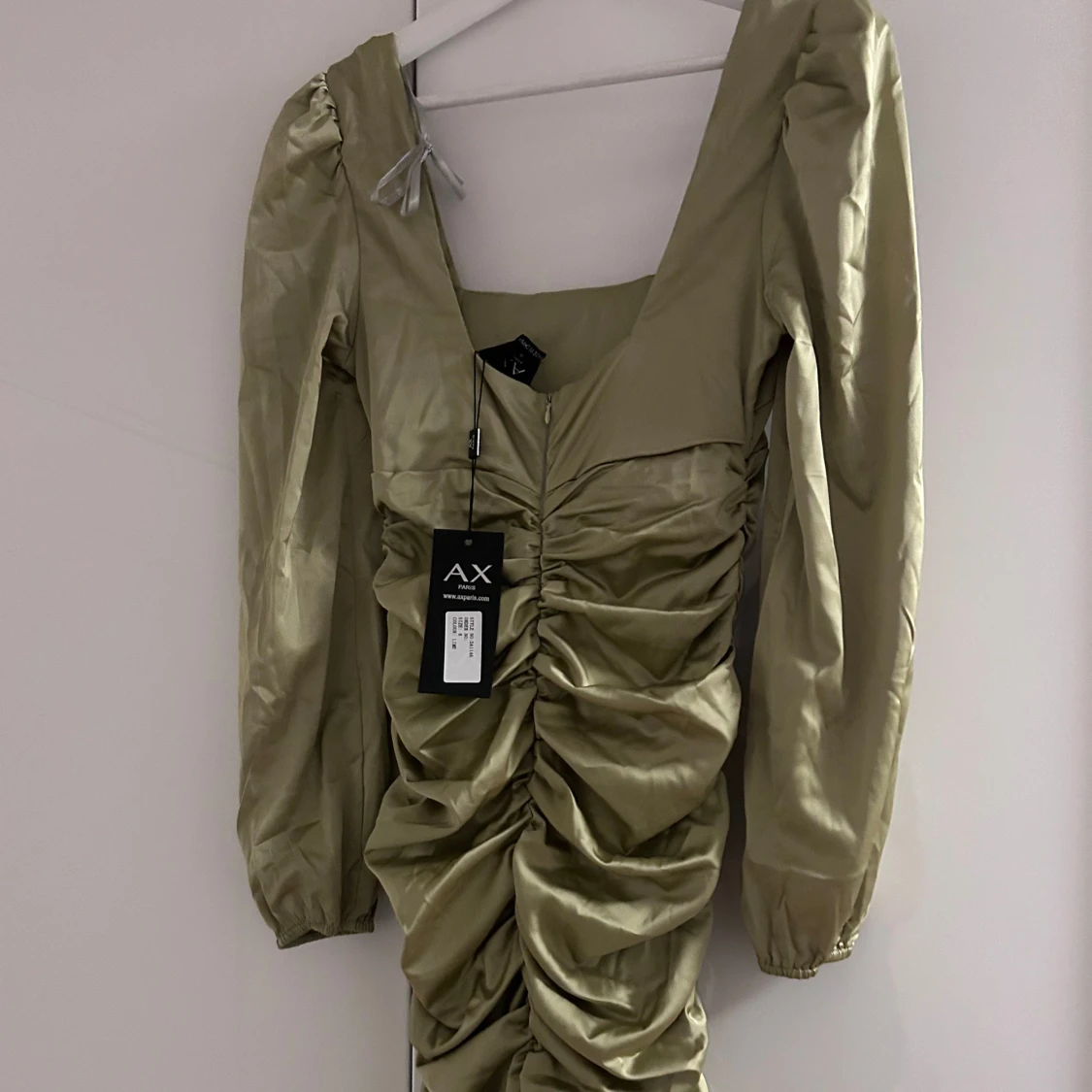 Satin klänning - 90