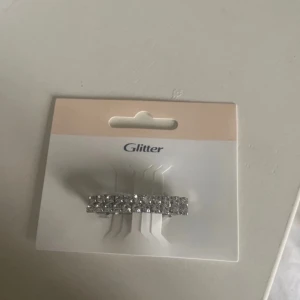 Ny Hårklämma  - Helt ny Hårklämma, Skulle använda på balen men blev inte av 