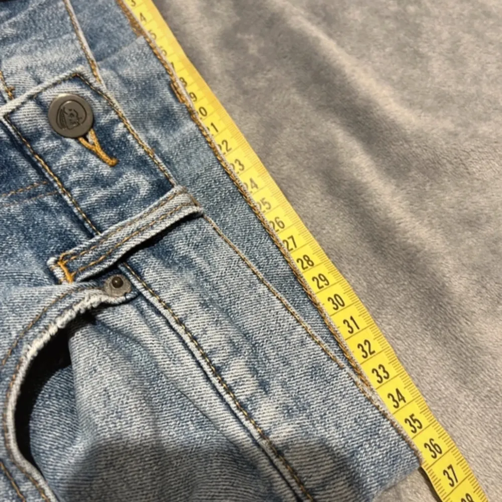 As feta jeans från Cheap Monday i storlek 28/32. Slim fit. Väldigt bra skick, inga defekter. säljer för 149, tveka inte vid frågor.. Jeans & Byxor.