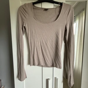 Gina topp - Används inte längre. Slits vid armen 