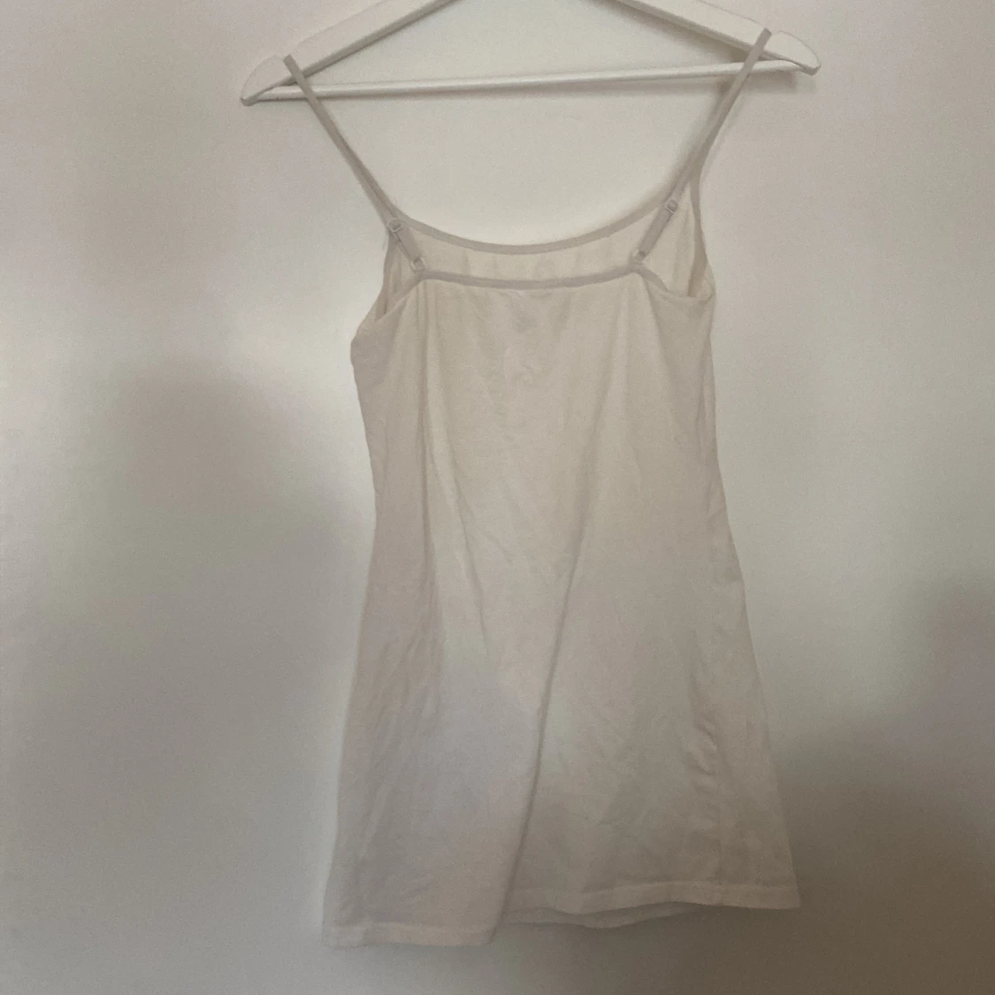 Vit linnetopp från Divided - 90