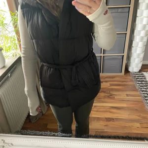 Pernilla Wahlgren väst - Väst i mycket bra skick