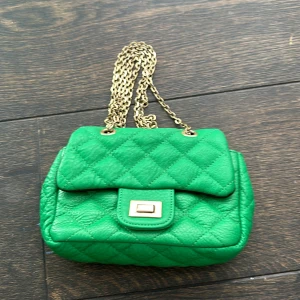 Väska från lucca  - Den är använd 4-5 ggr  Pris kan diskuteras 