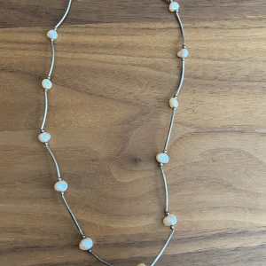 Pärlhalsband  - I fint skick!