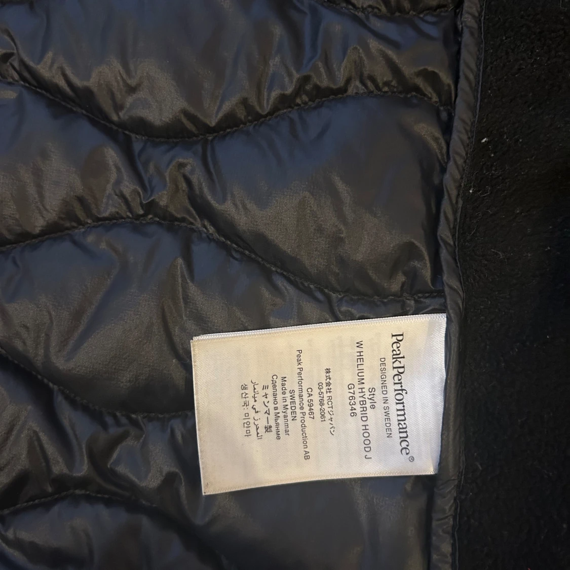 Peak Performance W Helium Down Hybrid - Svart - 91