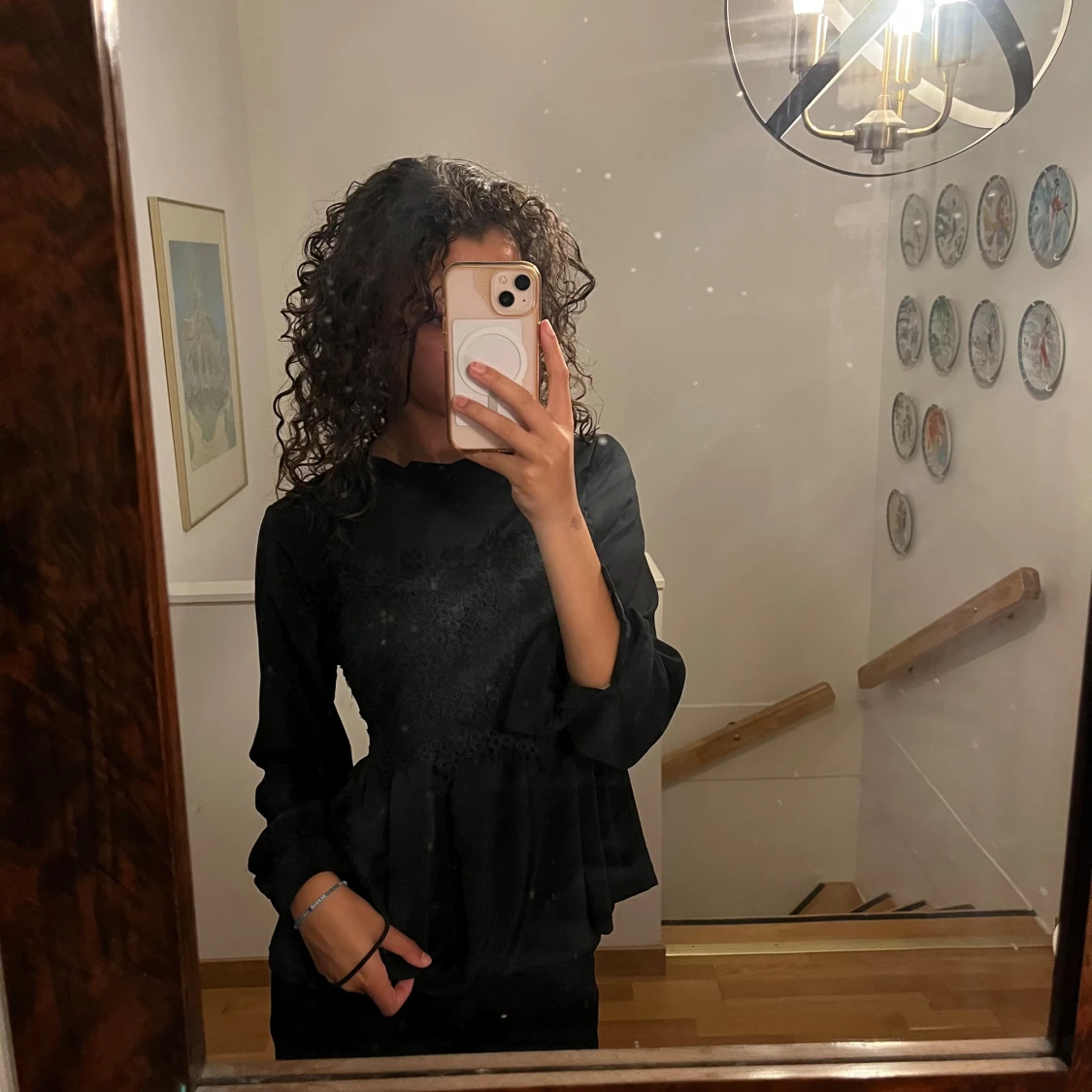 Svart blouse med dekoration