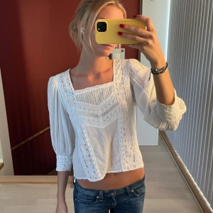 Söt blus  - Super söt blus från Odd Molly i storlek 0, uppskattar den till storlek XS-S💛