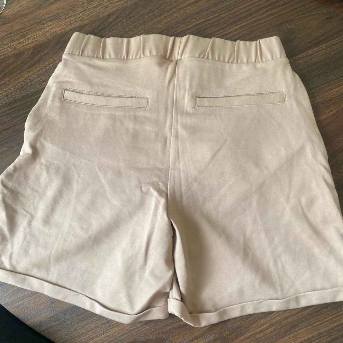 Beige shorts - 90