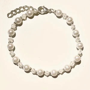 Fint armband  - Handgjort pärlarmband. Tryck på köp nu om du vill köpa🫶