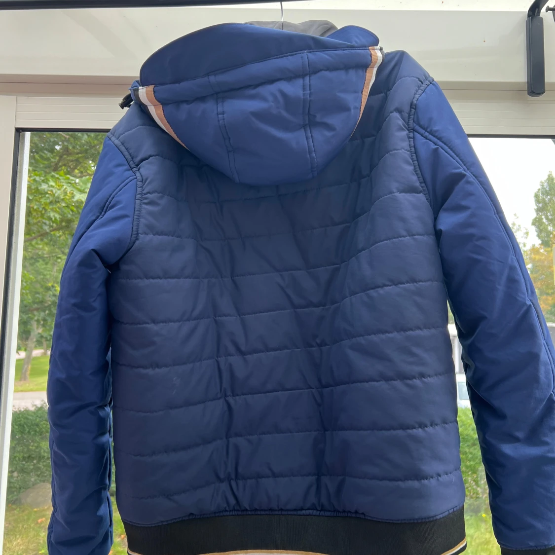 Hugo Boss jacka  - 93