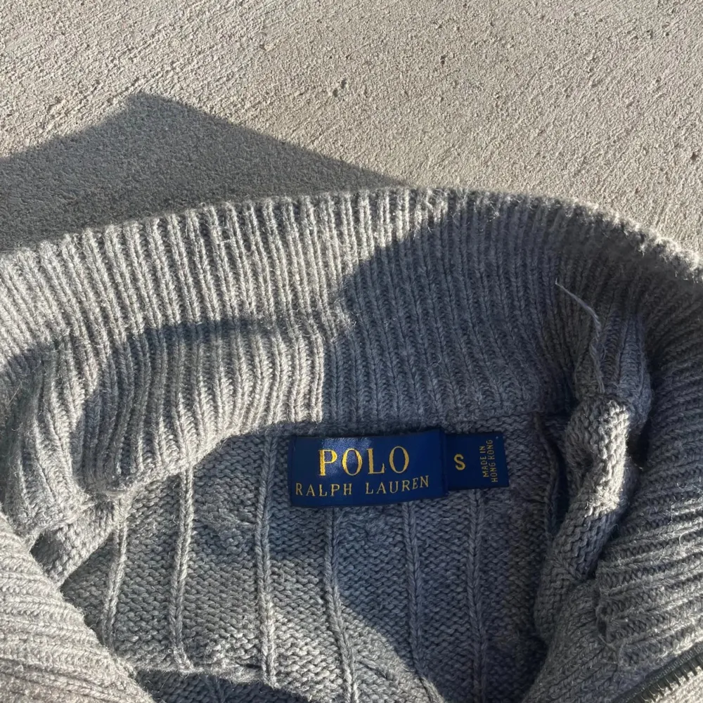 Polo Ralph Lauren tröja. Storlek S och i riktigt bra skick. Pris kan diskuteras vid snabb affär . Tröjor & Koftor.