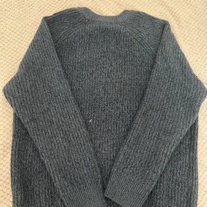 Tjock tröja - Storlek L, perfekt till hösten😍 (aldrig använd)