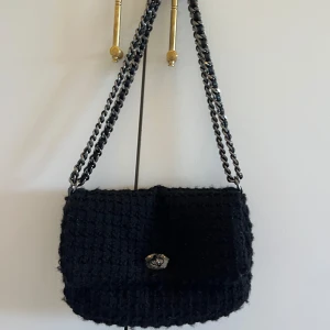 Handväska  - Säljer en jätte fin hand väska som är knappt använda. Nypris är 800💕