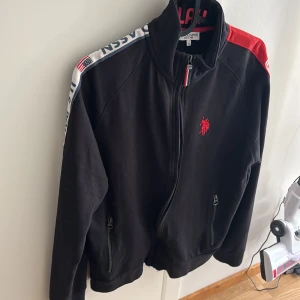 Tjocktröja - Crewneck använd få gånger