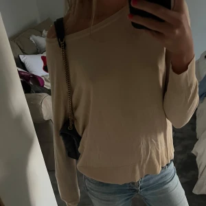 Stickad tröja  - Tunn stickad tröja !