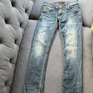 Nudie jeans  - Ett par snygga nudie jeans med skön tvätt | skick: 9/10 | nypris: 1500kr, mitt pris: 549kr | storlek: W28/L30 | äkta ✅| priset är inte hugget i sten 💸 | Mvh Wille 