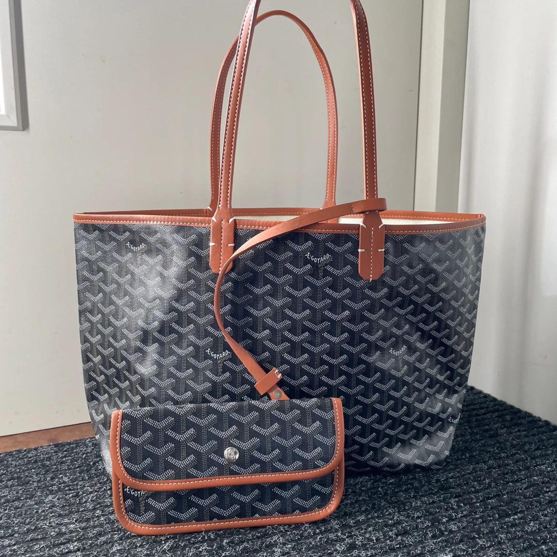 Goyard väska i svart och med bruna detaljer Tote bag