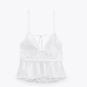 Vitt linne från zara - Vitt linne från zara med flätade band. Prislapp kvar. Strl xs