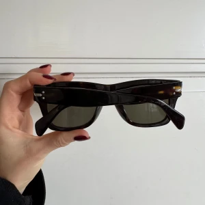 Celine solglasögon  - Använda ett fåtal gånger Passar båda män och kvinnor