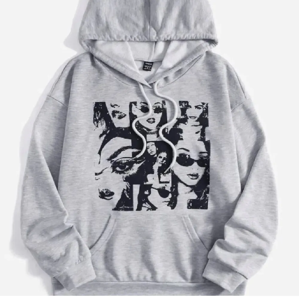 Grå hoodie med tryck. Säljes då den inte kommer till användning. Pris går att diskutera❤️. Hoodies.