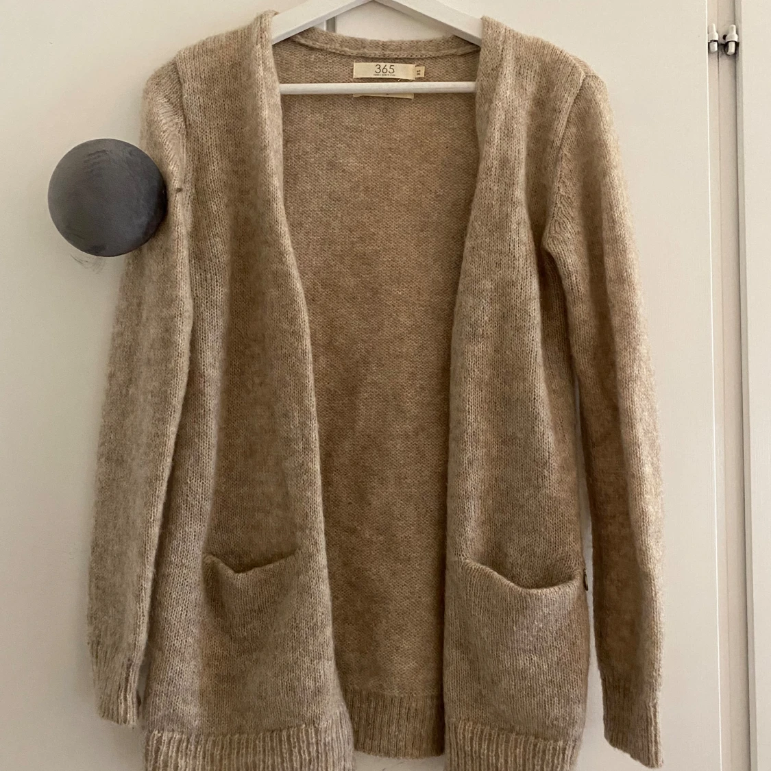 Beige stickad kofta  - 32