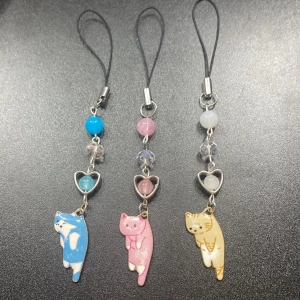 Katt phonecharm - 100% handgjorda av mig! Läs sista bilden om du vill köpa! 48kr styck, 40styck om du köper alla!