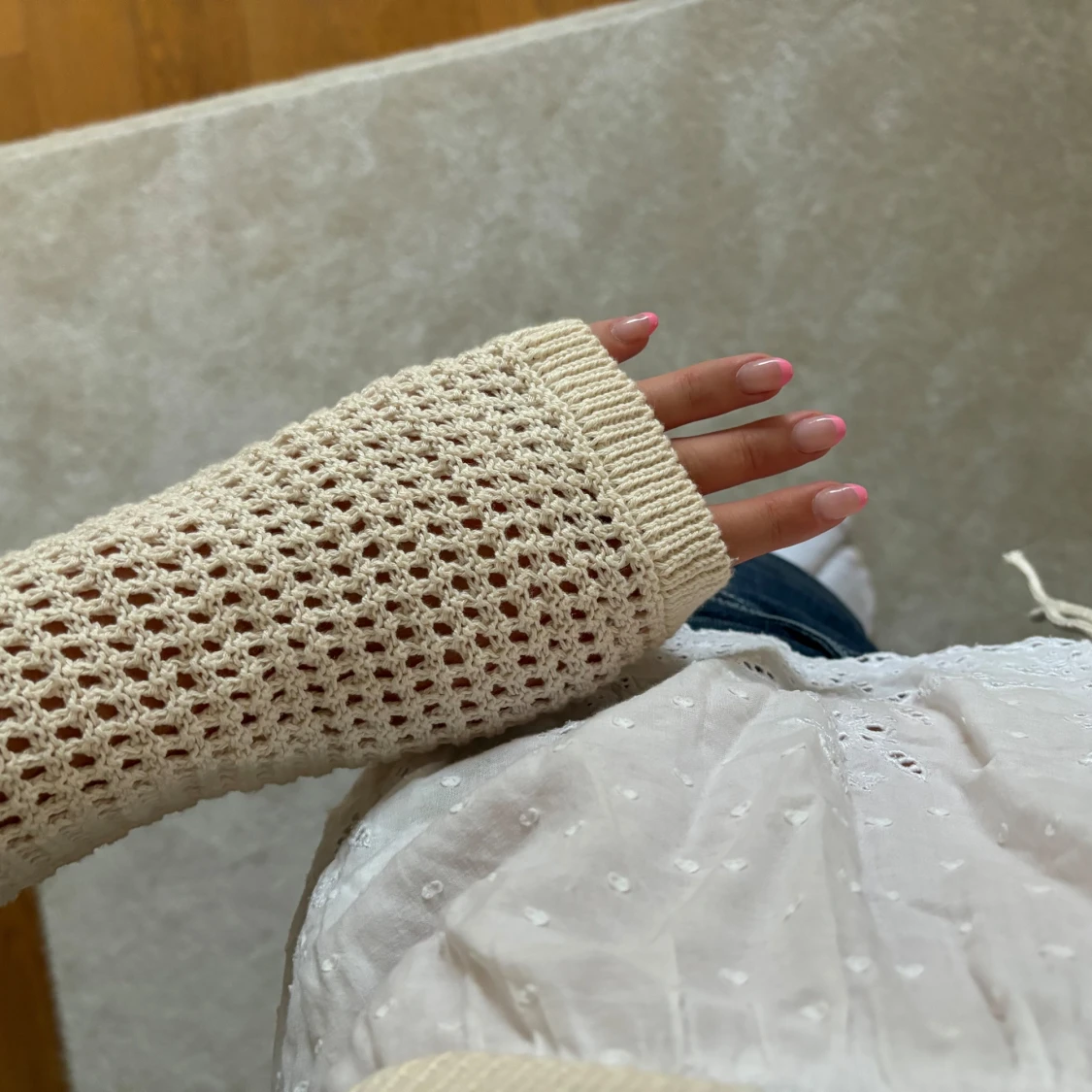 Hålstickad kort kofta - 91