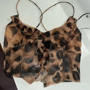 Väldigt sexig o fint linne  - Köpt i London i butiken bershka