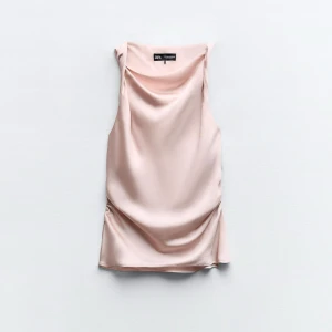 Zara topp - Säljer denna helt nya zara topp i storlek XS. Prislappkvar. Köparen står för frakten💕