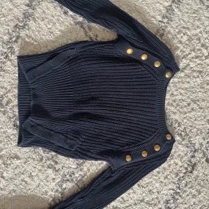 Stickad tröja - Säljer denna super coola tröja från hunkydory i storlek S/M 