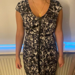 Klänning - En fin mönstrad klänning