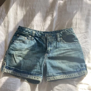 Jeansshorts - Säljer dessa superfina shorts pga de är lite försmå för mig💔😩 Strl 34
