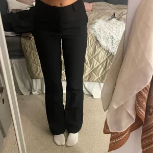 Kostymbyxor - Midwaist kostymbyxor i fint skick