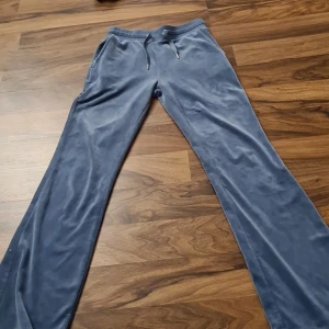 Mjukis set - Stl 164, fint skick har använts npgra gånger.