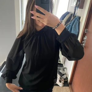 Superfin blus  - Superfin blus perfekt till skola eller middag💕