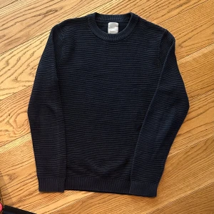 grish stickad tröja - för liten för mig