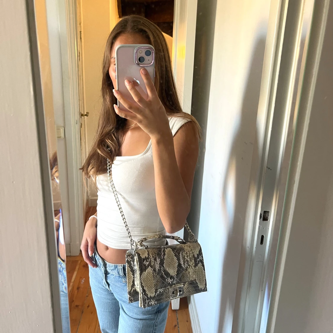 Ormmönstrad axelväska med kedja - 91