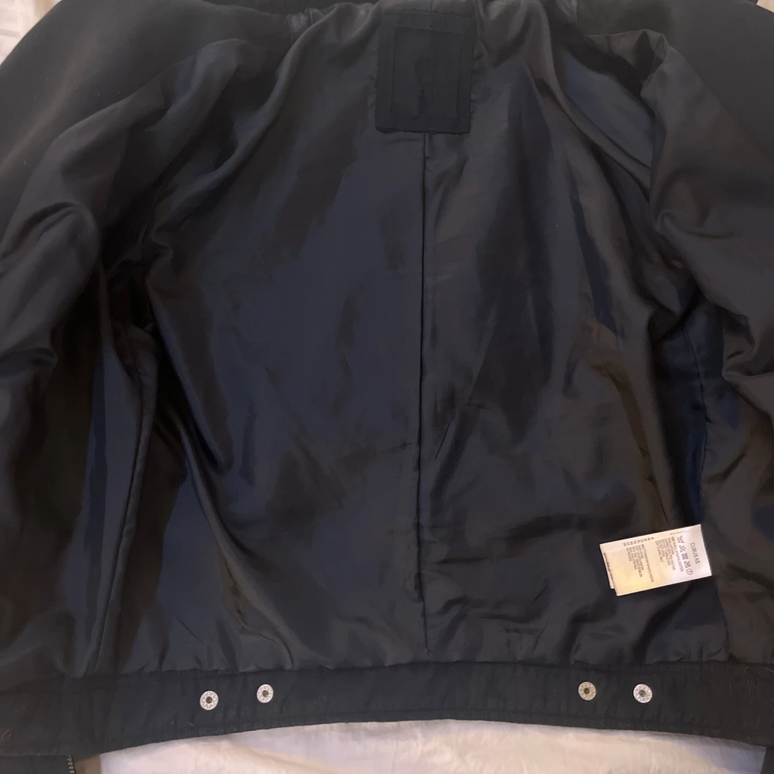 Svart jacka  med dragkedjor - 92